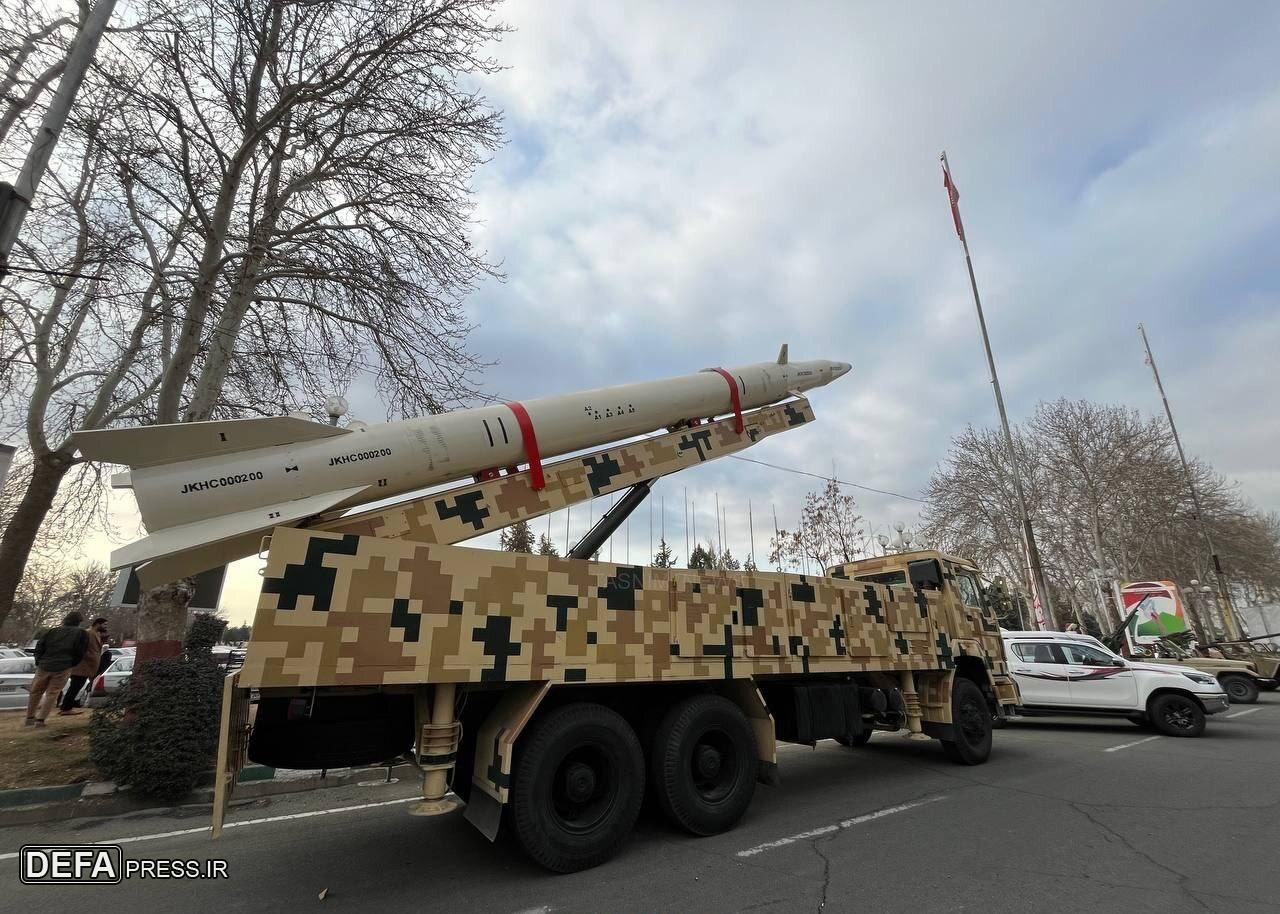 موشک‌های بالستیک «خیبرشکن» و «قدر» در کنگره ۲۴ هزار شهید تهران+ تصاویر