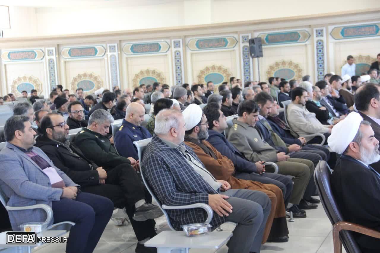 برگزاری مراسم استقبال نمادین ورود امام (ره) به میهن اسلامی در فرودگاه شهید صدوقی یزد + تصاویر