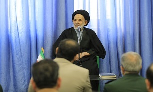 اقتضای نظام جمهوری اسلامی رسیدن به آرمان‌های انقلاب است