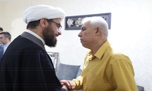 دیدار رییس مرکز ارتباطات مردمی نهاد ریاست جمهوری با خانواده شهید «پرخیده»