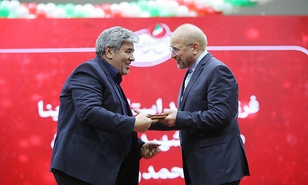 قدردانی قالیباف از خانواده‌های شهدا و چهره‌های تأثیرگذار انقلاب اسلامی