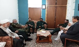 دیدار فرماندهان ارشد نیروهای مسلح با خانواده شهدا در کرمان
