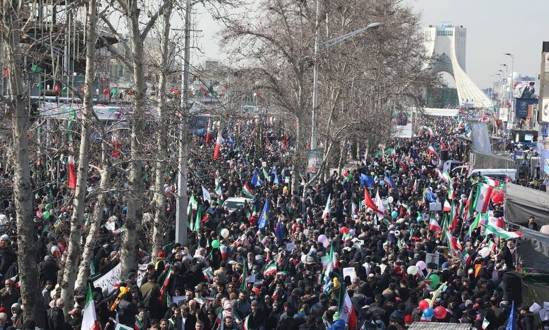 جشن ملی ۲۲ بهمن نمونه‌ای بی‌همتا از وفاداری به آرمان‌های یک انقلاب مردمی است/۲۲ بهمن ۱۴۰۲، رزمایشی برای نشان دادن پیوند ناگسستی انقلاب و مردم ایران اسلامی