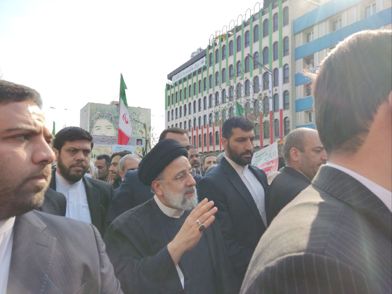 برگزاری مراسم راهپیمایی یوم‌الله ۲۲ بهمن در سراسر کشور/ تجدید بیعت ایرانیان با آرمان‌های انقلاب اسلامی+ تصاویر و فیلم