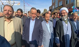 حضور وزیر اقتصاد در راهپیمایی ۲۲ بهمن در سمنان