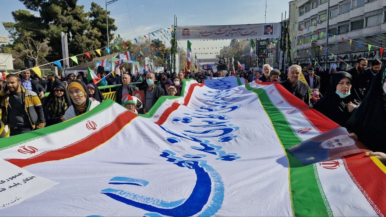 برگزاری مراسم راهپیمایی یوم‌الله ۲۲ بهمن در سراسر کشور/ تجدید بیعت ایرانیان با آرمان‌های انقلاب اسلامی+ تصاویر و فیلم