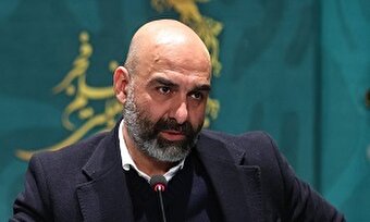 فیلم/ «عباس نادران» سیمرغش را به ۴ قهرمان ملی ایران تقدیم کرد