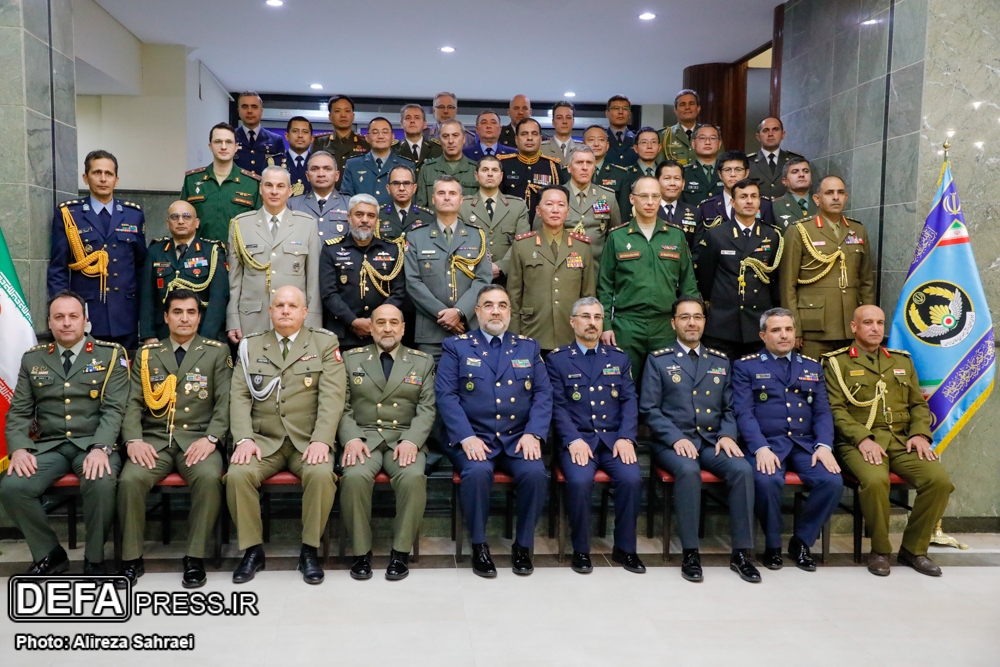 وابستگان نظامی خارجی مقیم ایران با فرمانده نیروی هوایی ارتش دیدار کردند+ تصاویر