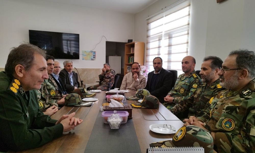 دیدار مسئولان قرارگاه ۱۶ زرهی با مدیرکل حفظ آثار دفاع مقدس قزوین  