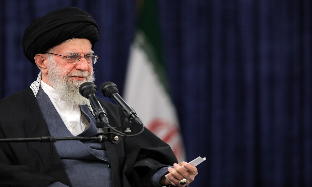 امام خامنه‌ای: مردم در ۲۲ بهمن «سرافرازی انقلابی» را به رخ دنیا کشیدند