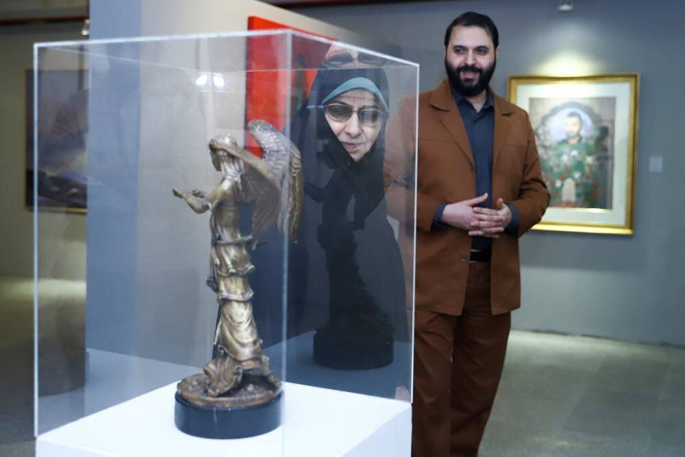معاونت زنان ریاست جمهوری دو جایزه به جوایز جشنواره تجسمی فجر اضافه می‌کند