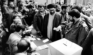 «حضور مردم» رمز ۴۵ سال پویایی انقلاب اسلامی/ شرّ دشمن را از سر کشور کم کنیم