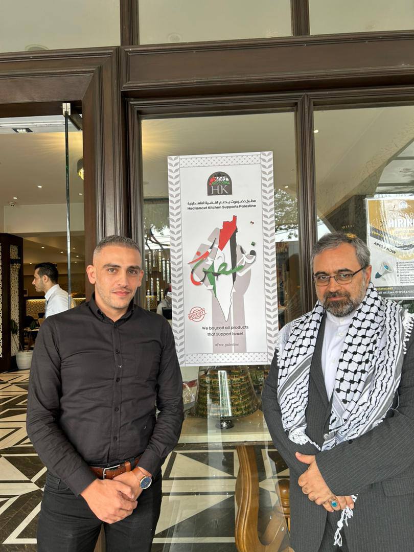 اقدام رستورانی در مالزی برای حمایت از مردم فلسطین مورد تقدیر رایزن فرهنگی جمهوری اسلامی ایران قرار گرفت