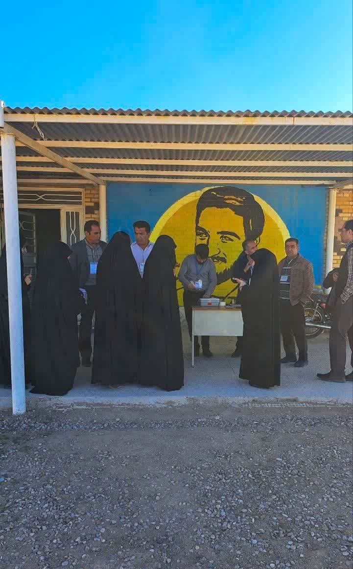 حماسه حضور انتخاباتی مردم در یادمان‌های دفاع مقدس+ عکس و فیلم