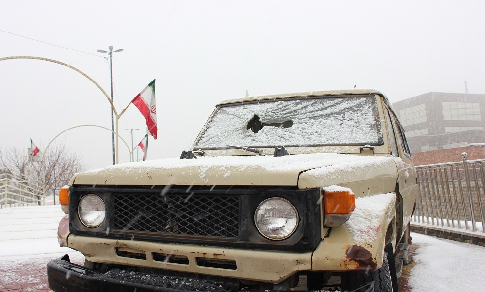 تصاویر/ حال و هوای برفی در موزه دفاع مقدس استان مرکزی