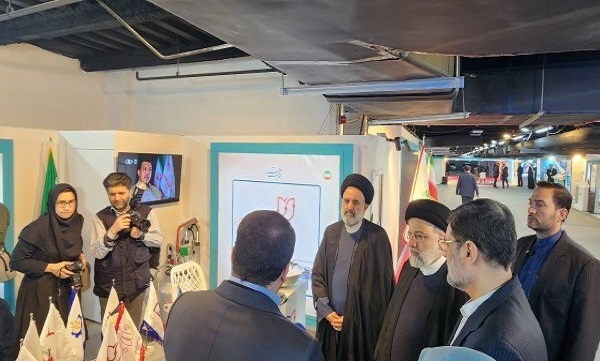 بازدید رئیسی از نمایشگاه عملکرد و دستاورد‌های بنیاد شهید و امور ایثارگران