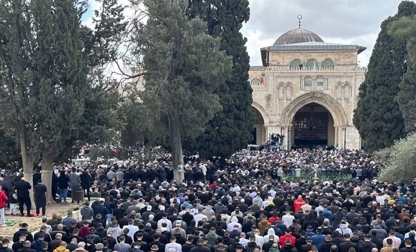 نماز جمعه باشکوه مسجدالاقصی با حضور ۸۰ هزار فلسطینی