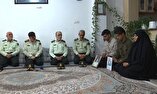 سردار «رادان» با خانواده شهید نیروی انتظامی در بوشهر دیدار کرد