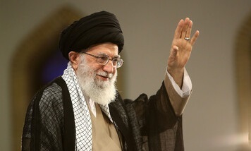 جمعی از رأی اولی‌ها و خانواده‌های شهدا با امام خامنه‌ای دیدار ‌می‌کنند