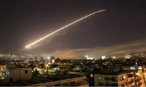 بمباران اهداف غیرنظامی در حمص توسط جنگنده‌های اسرائیلی