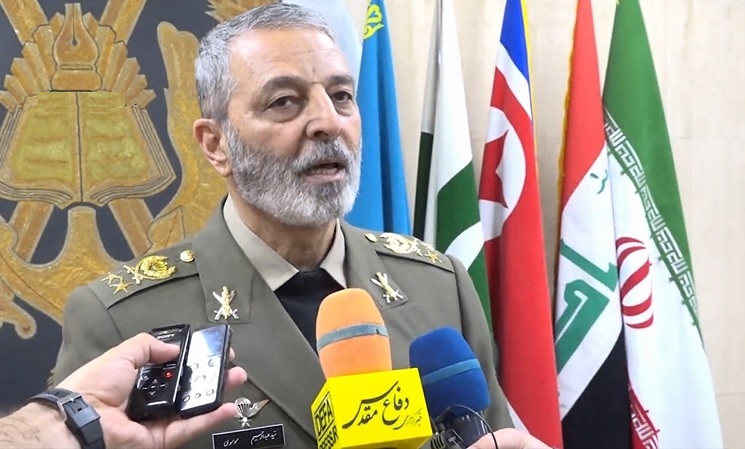 سرلشکر موسوی: تعالی افسران ارتش مرهون زحمات اساتید است