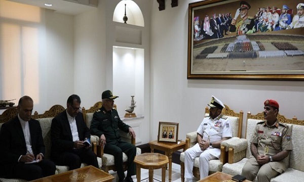رئیس ستاد کل نیروهای مسلح عمان: توان دفاعی ایران مایه خوشحالی است/ بهبود روابط میان ایران و عربستان موجب ارتقای امنیت منطقه می‌شود