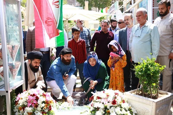 آغاز جشنواره بین‌المللی شعر رضوی از جوار مزار شهید‌ سلیمانی