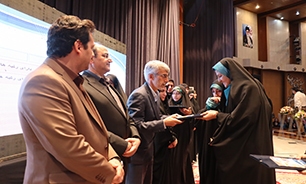 ۲۳ دانش آموز دختر البرز در جشن بزرگ دختر ایران تجلیل شدند