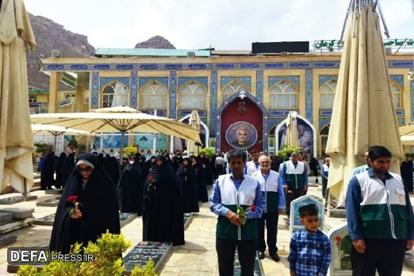 تصاویر/آغاز برنامه‌های کاروان «زیر سایه خورشید» از گلزار شهدای کرمان