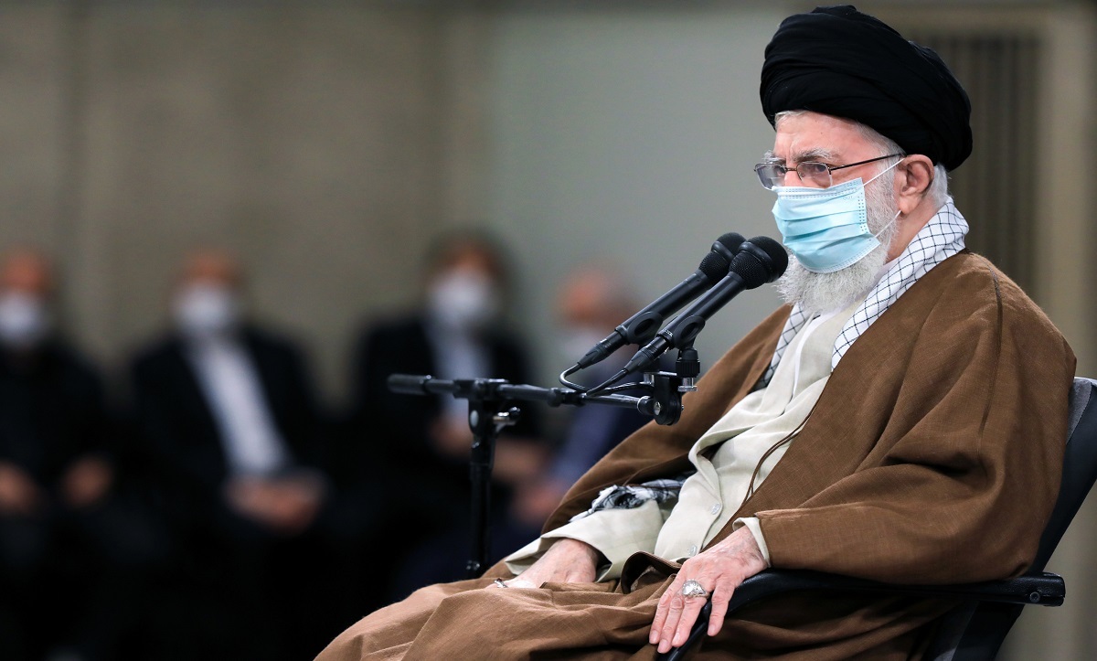 امام خامنه‌ای: باید فرهنگ ثروت‌های بادآورده در کشور متوقف شود/ درآمد باید با کار ارتباط مستقیم داشته باشد