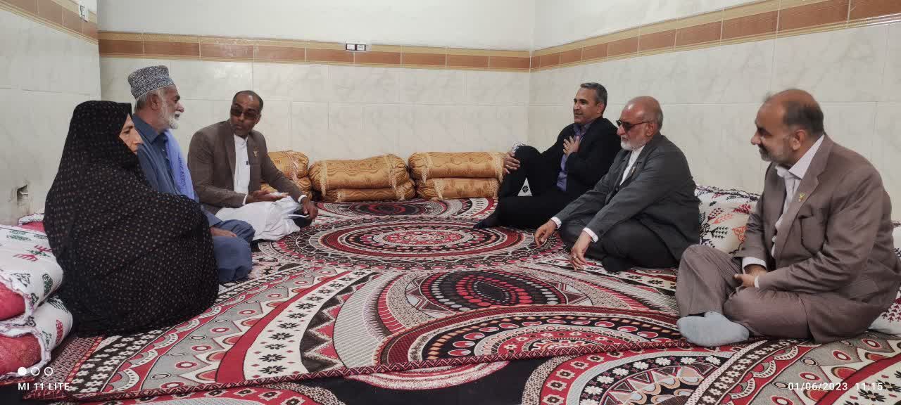 دیدار با خانواده های شهدا و ایثارگر در شهرستان خاش