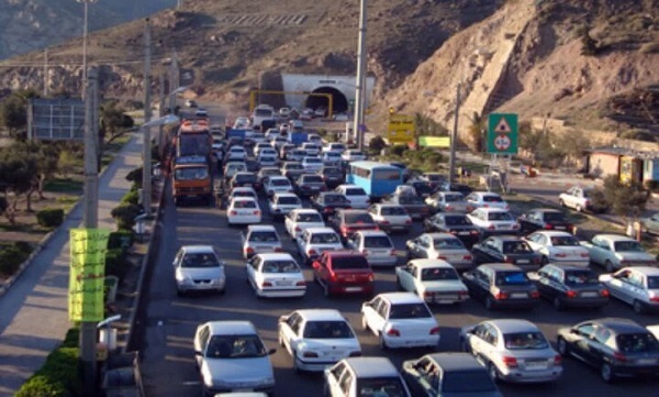 ترافیک سنگین در اکثر جاده‌های کشور/ بارش باران در فیروزکوه