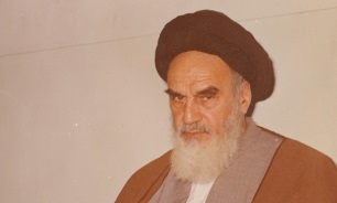 انقلاب اسلامی با تأسی به اندیشه امام خمینی (ره) زنده و جاری است