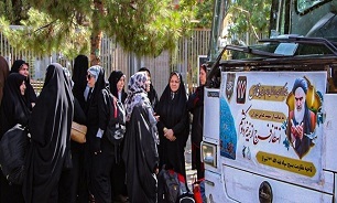 اعزام کاروان زائران از شیراز به مرقد امام خمینی (ره)