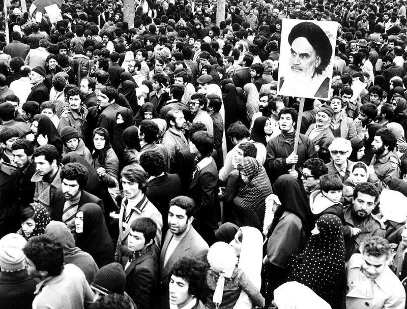 قیام خونین ۱۵ خرداد نقطه آغازی بر پیروزی انقلاب اسلامی ایران