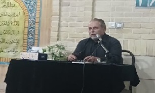 مقاومت، صبر و استقامت تنها راه رسیدن به اهداف امام و انقلاب است