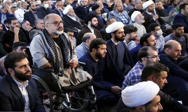 حضور پرشور جانبازان و خانواده معظم شهدا در مراسم ارتحال امام خمینی (ره)