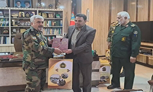 تجلیل از عوامل جمع آوری و رونمایی از ۱۴۱ مجلد اسناد ناب ارتش در خوزستان