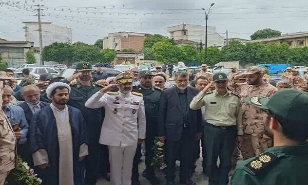 آئین استقبال از افتخارآفرینان عضو ناو گروه ۸۶ نیروی دریایی برگزار شد