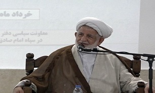 کمرنگ کردن معنویت از اهداف اصلی دشمنان اسلام است