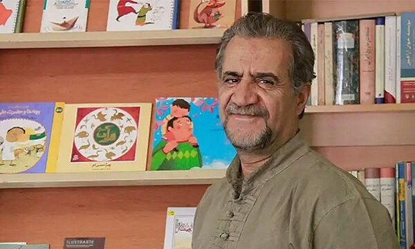 بچه‌ها باید کتاب‌خوانی و قصه‌گویی را جزء برنامه‌های روزانه‌ بگذارند