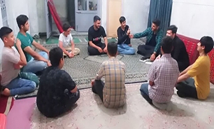 نشست هم اندیشی حلقه‌های صالحین نوجوانان کرج با محوریت بیانیه گام دوم انقلاب اسلامی برگزار شد