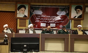ابهت قدرت‌های جهانی تا بن دندان مسلح امروز شکسته شده است