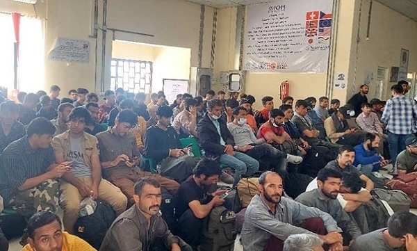 بازگشت ۲۸۰۰ مهاجر افغانستانی از ایران به کشورشان