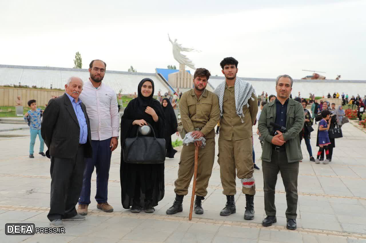 اجرای تئاتر «شاید آن روز دیگر» و گروه هنری «عمو صفا» به مناسب آزادسازی خرمشهر