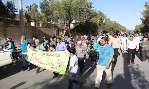 همایش پیاده‌روی خانوادگی در کرمانشاه برگزار شد