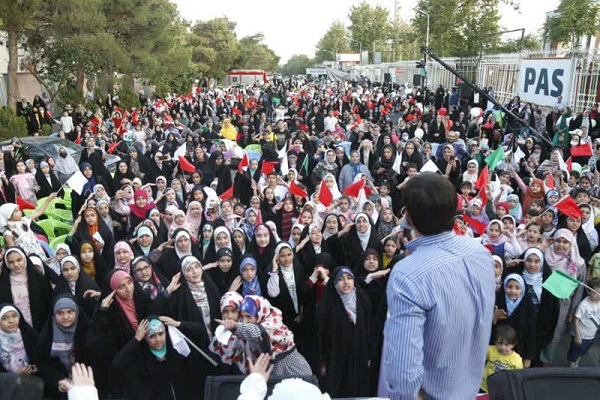 جشن بزرگ دختر ایران به‌مناسبت دهه کرامت برگزار شد