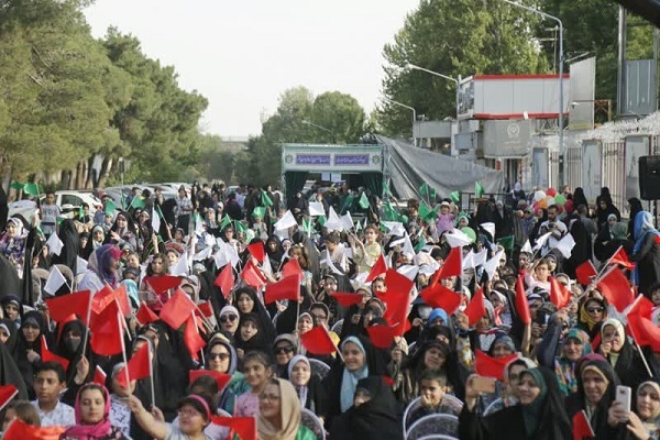 جشن بزرگ دختر ایران به‌مناسبت دهه کرامت برگزار شد