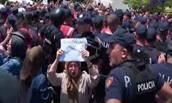 روایت یک منبع آگاه امنیتی از حمله پلیس آلبانی به منافقین