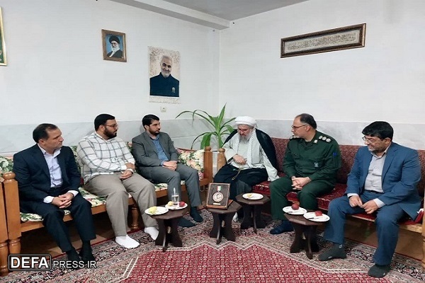 دیدار فرماندار ملایر با خانواده سردار شهید «تاجوک» +تصاویر